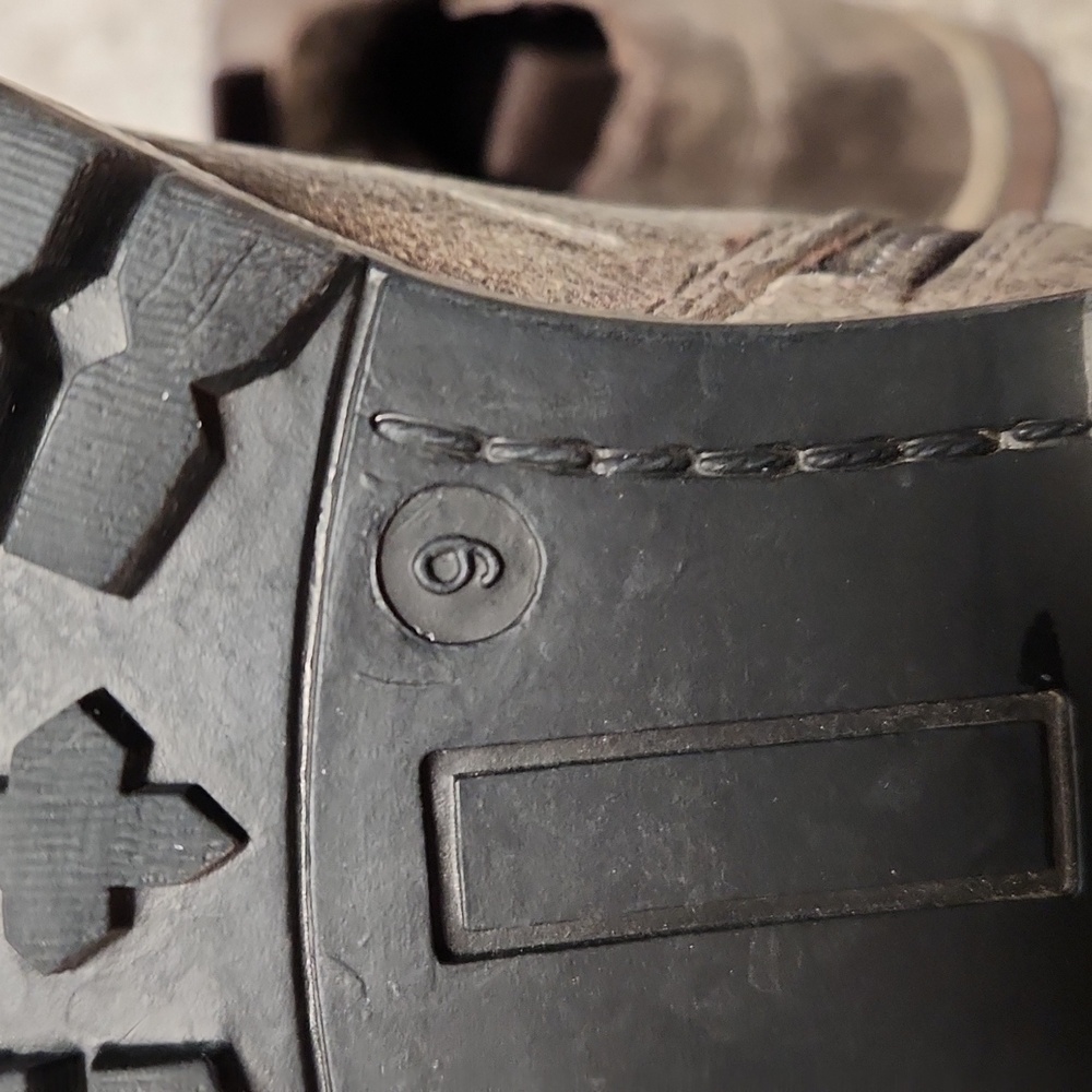 Women's Weathered Black Leather Ankle Boots - Picture 7 of 9